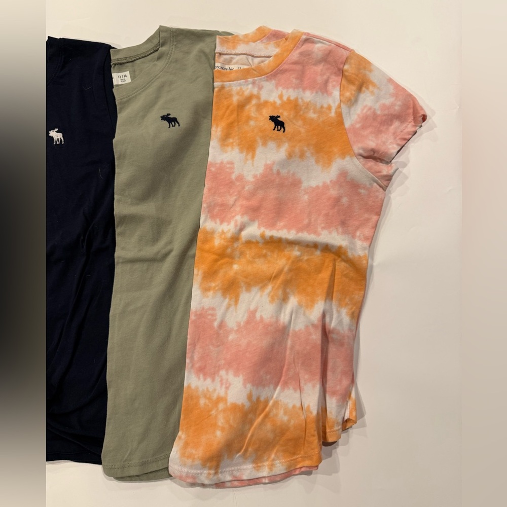 Abercrombie Kids Navy, Olive, and Peach Tie-Dye Tees - Picture 3 of 5